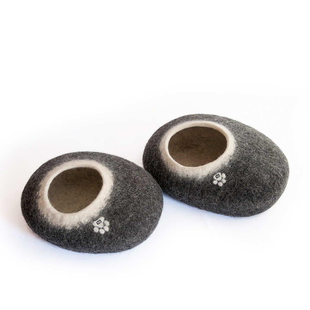 Δύο κρεβατια για γατες Pebble απο μαλλί by Wooppers