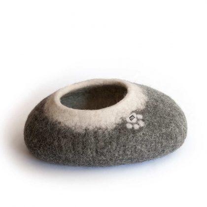 Cat Bed Pebble Gray white by Wooppers -c