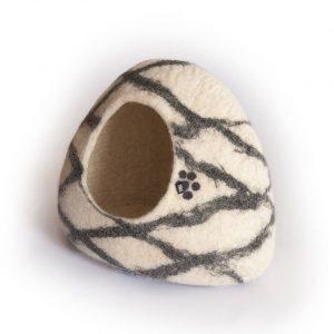Igloo cat house white with black lines -a