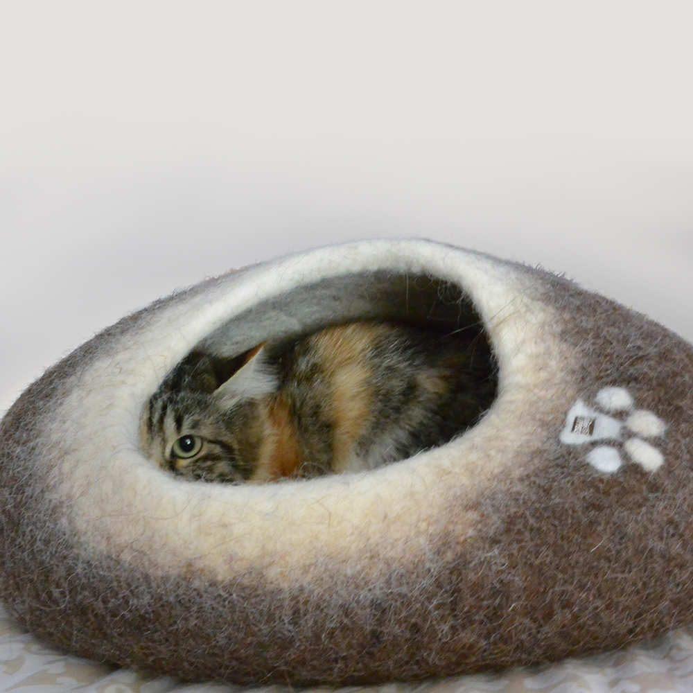 oval organic cat bed / cat cave brown with white