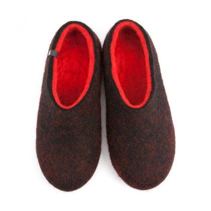 Felt παντόφλες σε χρώμα μαύρο με κόκκινο της Wooppers