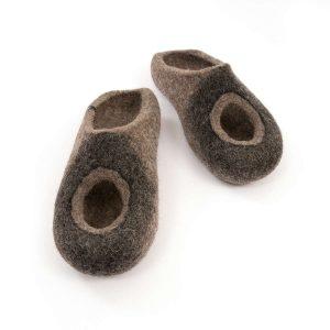 Mens summer slippers in grey and black, "OMICRON" collection by Wooppers -b