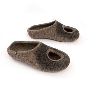 Mens summer slippers in grey and black, "OMICRON" collection by Wooppers -c