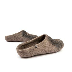 Mens summer slippers in grey and black, "OMICRON" collection by Wooppers -d