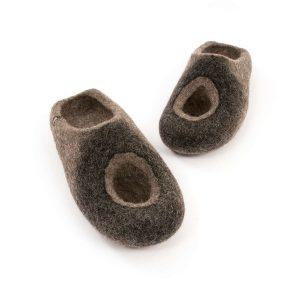 Mens summer slippers in grey and black, "OMICRON" collection by Wooppers -e