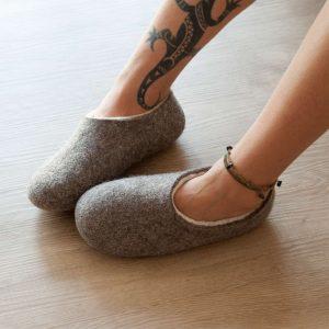 Organic slippers in gray-white, DUAL NATURAL collection by Wooppers -