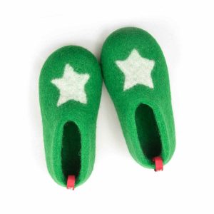Kids house slippers, green with white STAR, from the Wooppers Kids slippers collection -a #kids #house #slippers