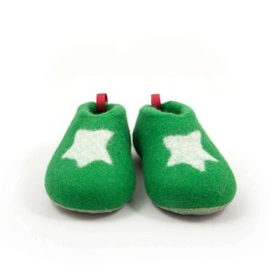 Kids house slippers, green with white STAR, from the Wooppers Kids slippers collection -f #kids #house #slippers