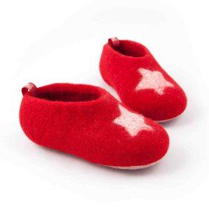 Kids red slippers from the Wooppers STAR collection b
