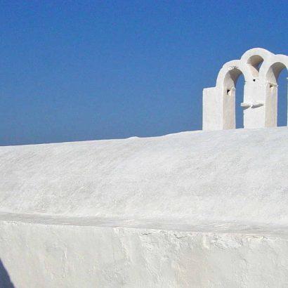 We take a break and go to meet the colors of a Greek summer