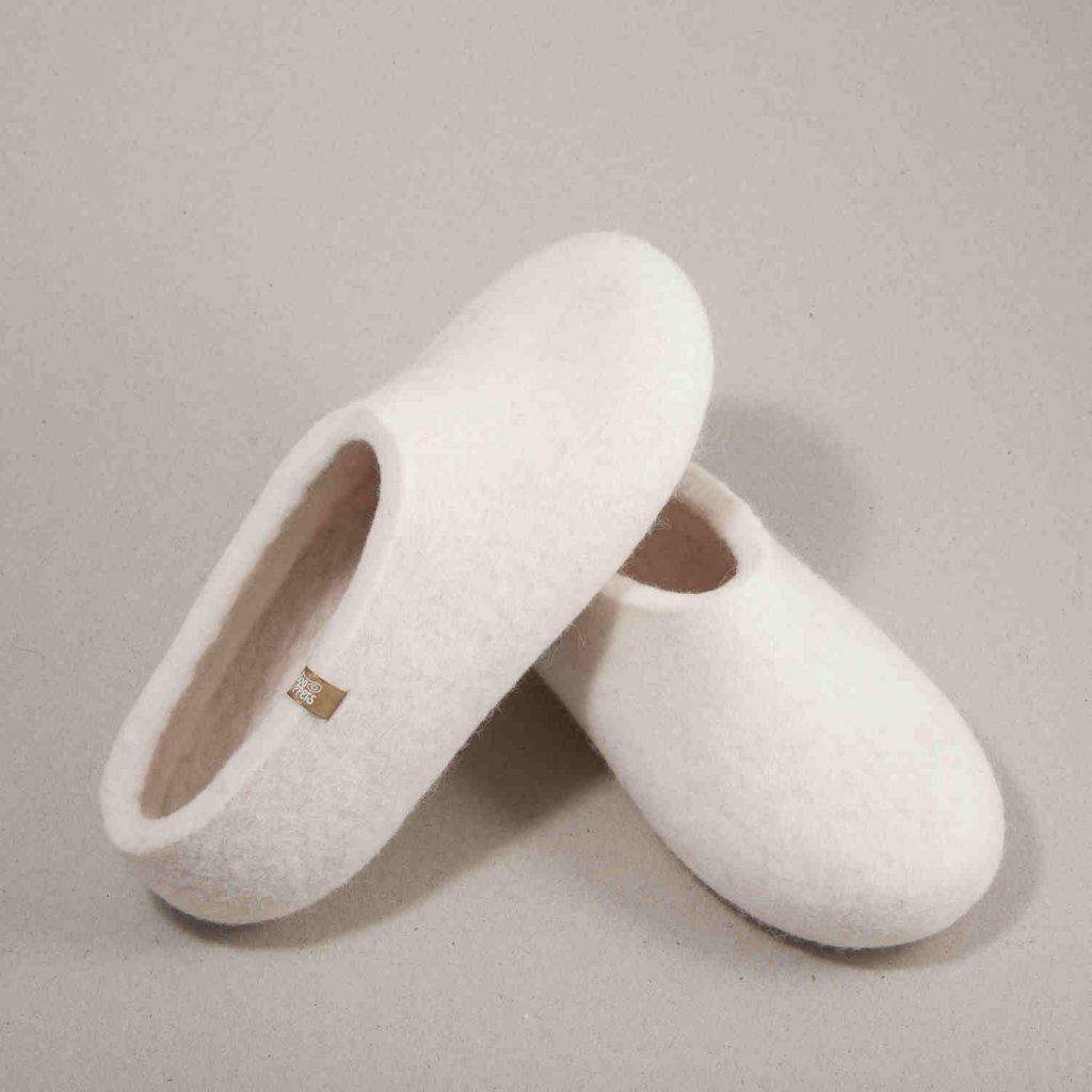 felt white slippers ARIA by Wooppers -c