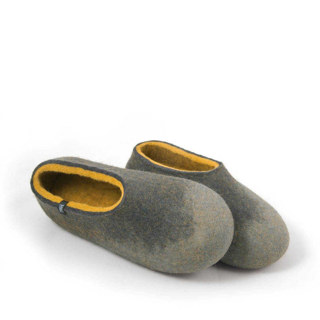 Comfy slippers in 100% merino wool, grey with mustard yellow -a