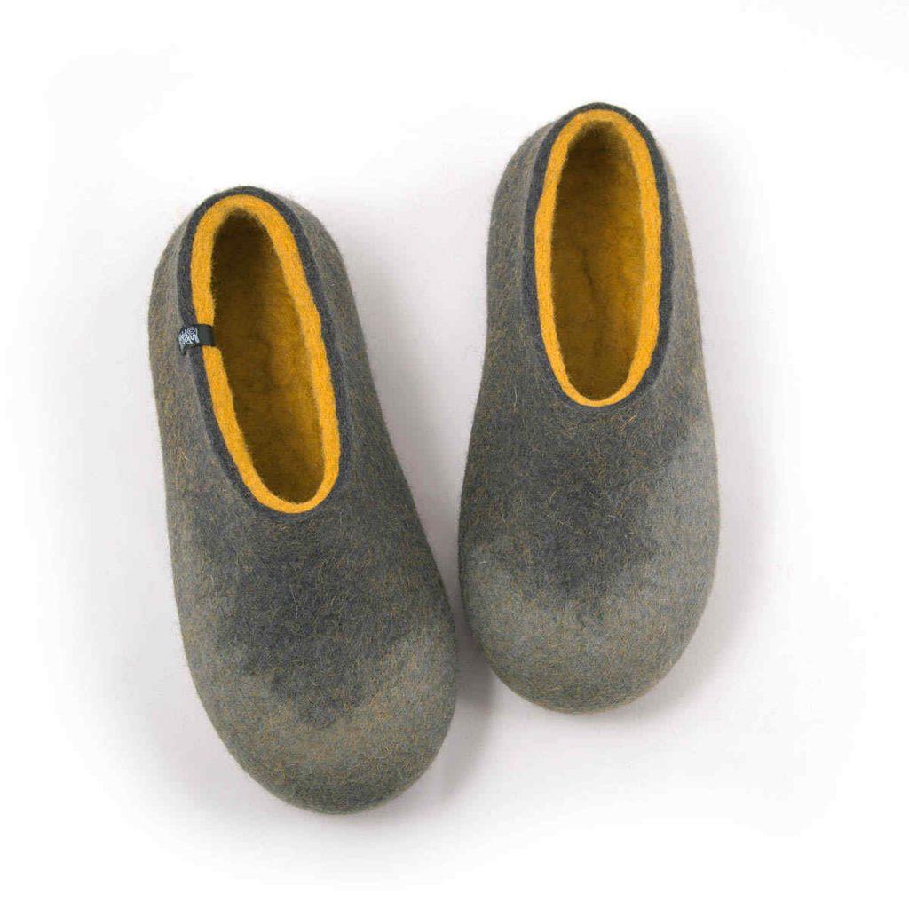 Comfy slippers in 100% merino wool, grey with mustard yellow -aa