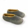 Comfy slippers in 100% merino wool, grey with mustard yellow -c
