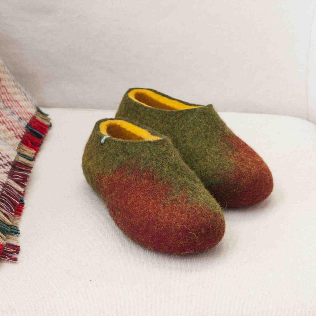 Women slippers for winter in maroon-green-yellow / AMIGOS collection m