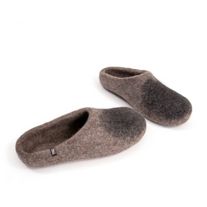 House mules, womens and mens house shoes in natural gray and black wool by Wooppers c