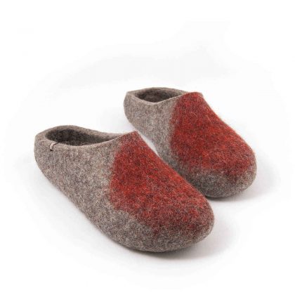 Wool mules slippers in grey and orange organic wool from the SOLO Wooppers collection -e