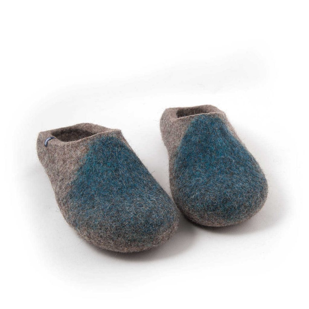 Mens mule slippers / womens mules slippers in natural grey organic wool with a splash of blue teal -e