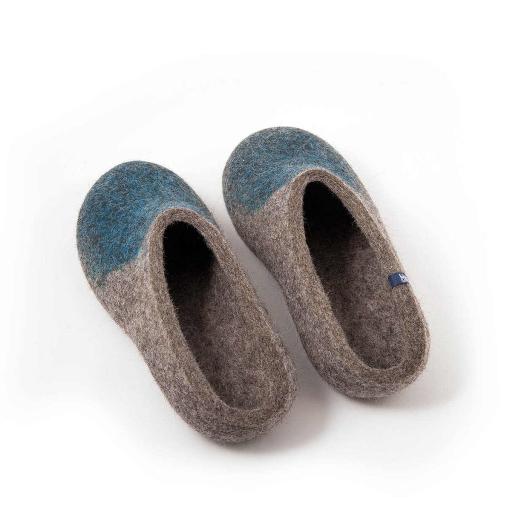 Mens mule slippers / womens mules slippers in natural grey organic wool with a splash of blue teal -g