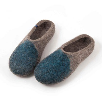 Mens mule slippers / womens mules slippers in natural grey organic wool with a splash of blue teal -h