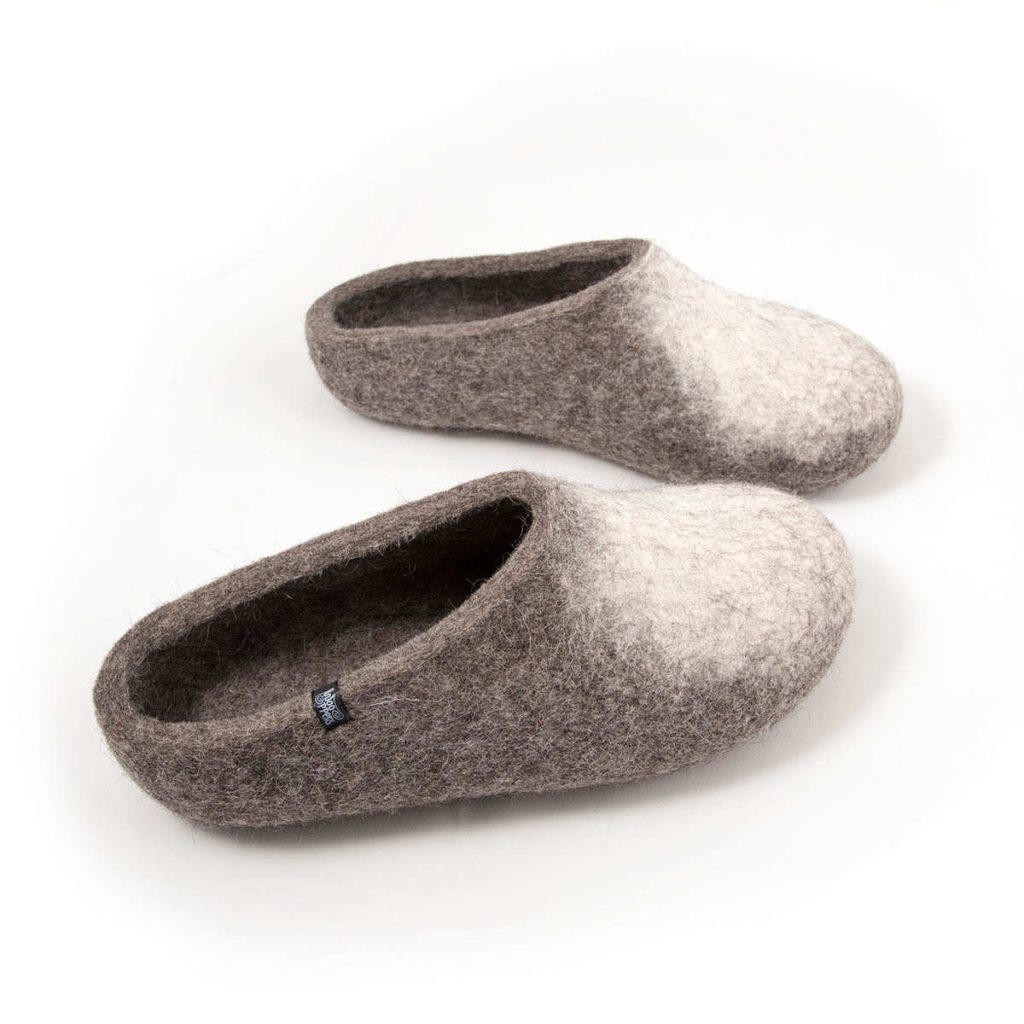 Ανδρικές ανοιχτές παντόφλες "SOLO" γκρι με λευκό της Wooppers -e