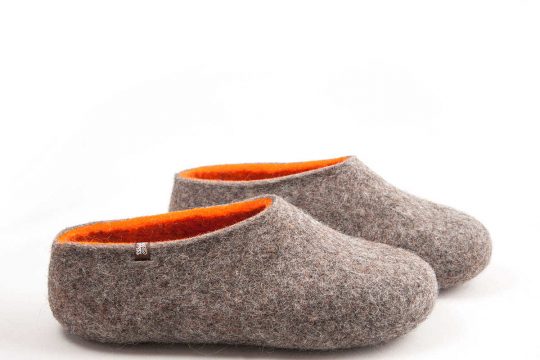 Boiled wool slippers Grey and Orange from the DUAL NATURAL Wooppers collection -b