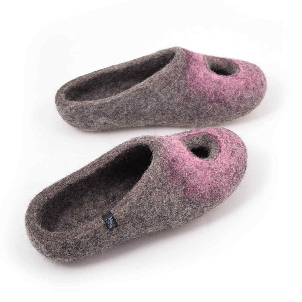 Felt summer slippers grey and pink, "OMICRON" collection by Wooppers -b