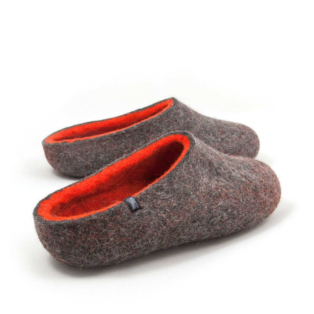 Felt wool slippers COLORI in grey and orange made either high or low at the back_e