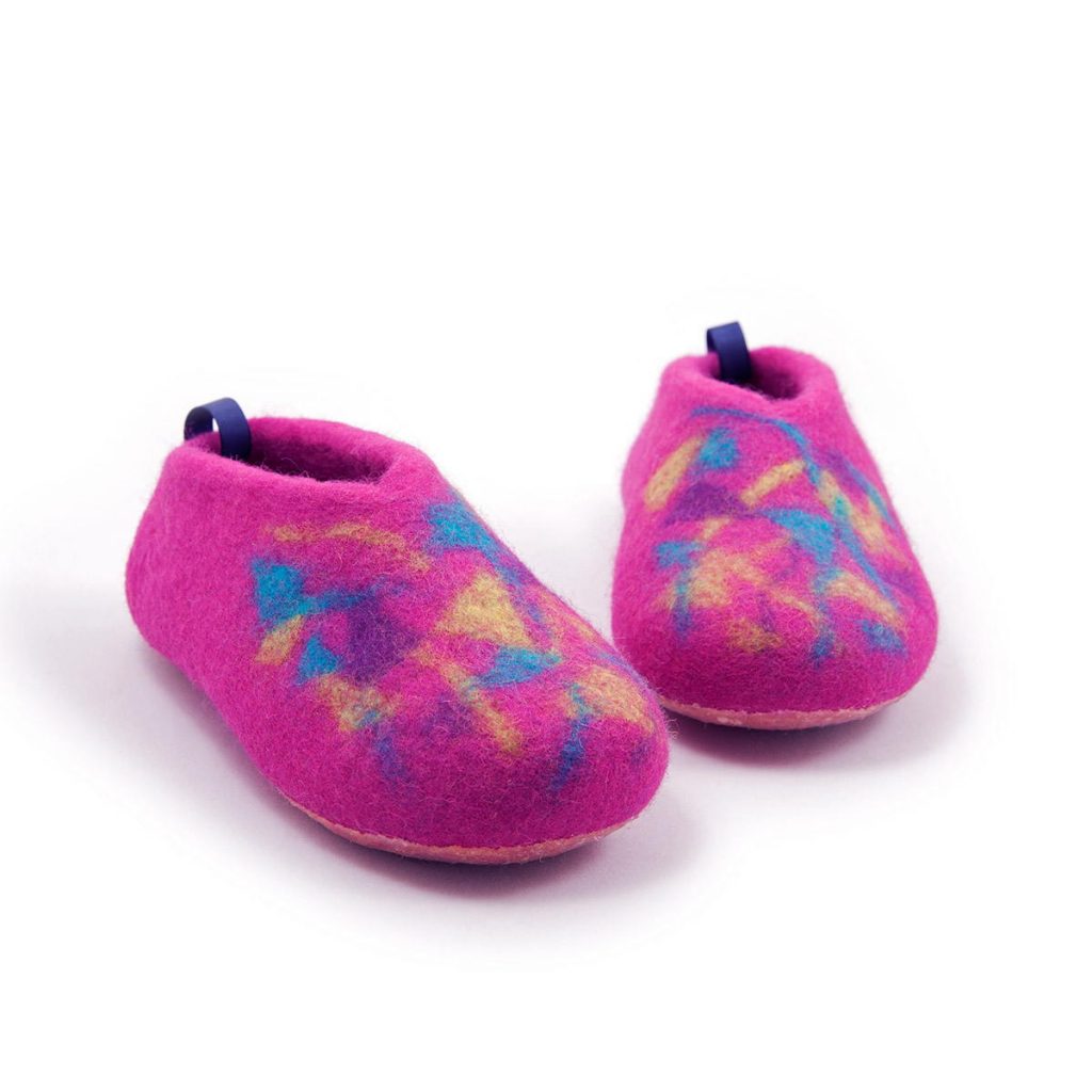 Φούξια χειμωνιάτικες παιδικές παντόφλες με CONFETTI BITS διακόσμηση της Wooppers_f