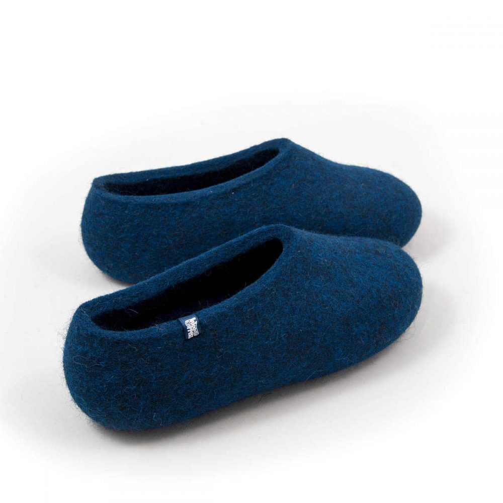 wool slippers in navy blue color, house shoe shape -d