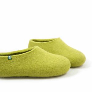 wool slippers in lime green color, house shoe shape -e