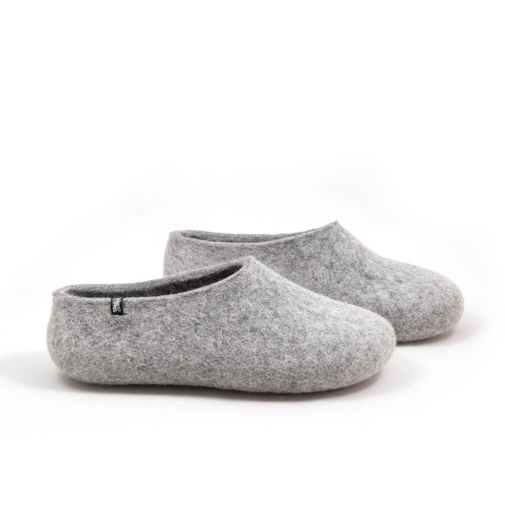 BASIC light mottled gray -d BASIC light mottled gray wool slippers as seen from the side-d