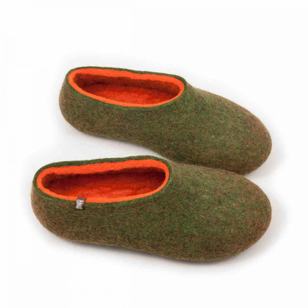Slippers to wear at home COLORI in green and orange made either high or low at the back_c