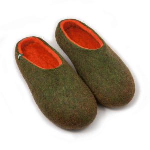 Slippers for home COLORI in green and orange made either high or low at the back_n