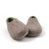 παντόφλες από μαλλί φυσικό γκρι και λαδί της Wooppers -d