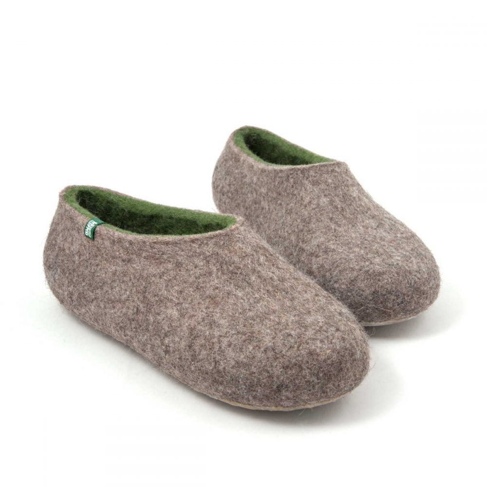 παντόφλες από μαλλί φυσικό γκρι και λαδί της Wooppers -e