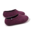 Bedroom slippers in plum and dark grey sheep wool, high at the back by Wooppers -d