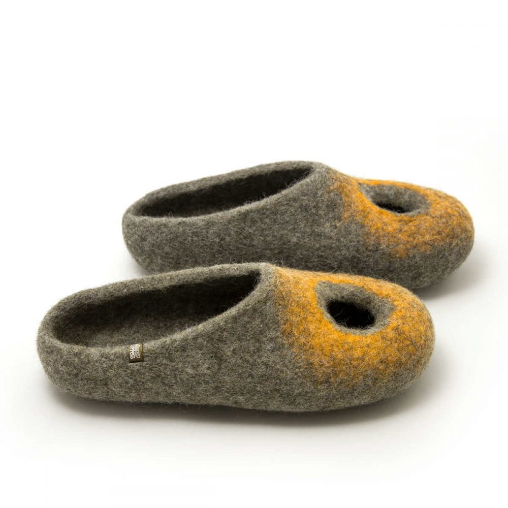 Felt slippers for summer grey and yellow, "OMICRON" collection by Wooppers -b