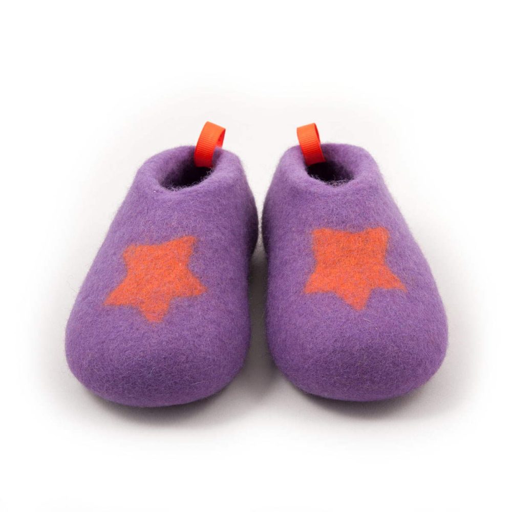 Lilac kids slippers with an orange decorative star by Wooppers