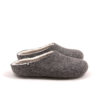 Organic wool slippers dark grey - white, COLORI wooppers collection. We see the side view of a pair cut low at the back.