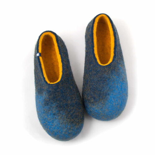 Pair of wool felt slippers for women from the AMIGOS collection in skyblue blue and yellow lining pictured from above.