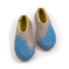 AMIGOS blue natural lime felt wool slippers by Wooppers -f Seen from the front - A pair of wool felt slippers (slip-on, closed-back, low-cut ankle) mottled grey with bright blue in the area of the toes and lime green on the inside. The whole shoe is one continuous piece of felt - no stitches.