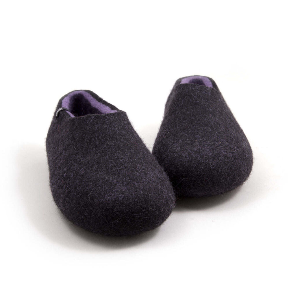 DUAL black lilac_b A pair of wool house slipper shoes with lilac on the inside. Front view.